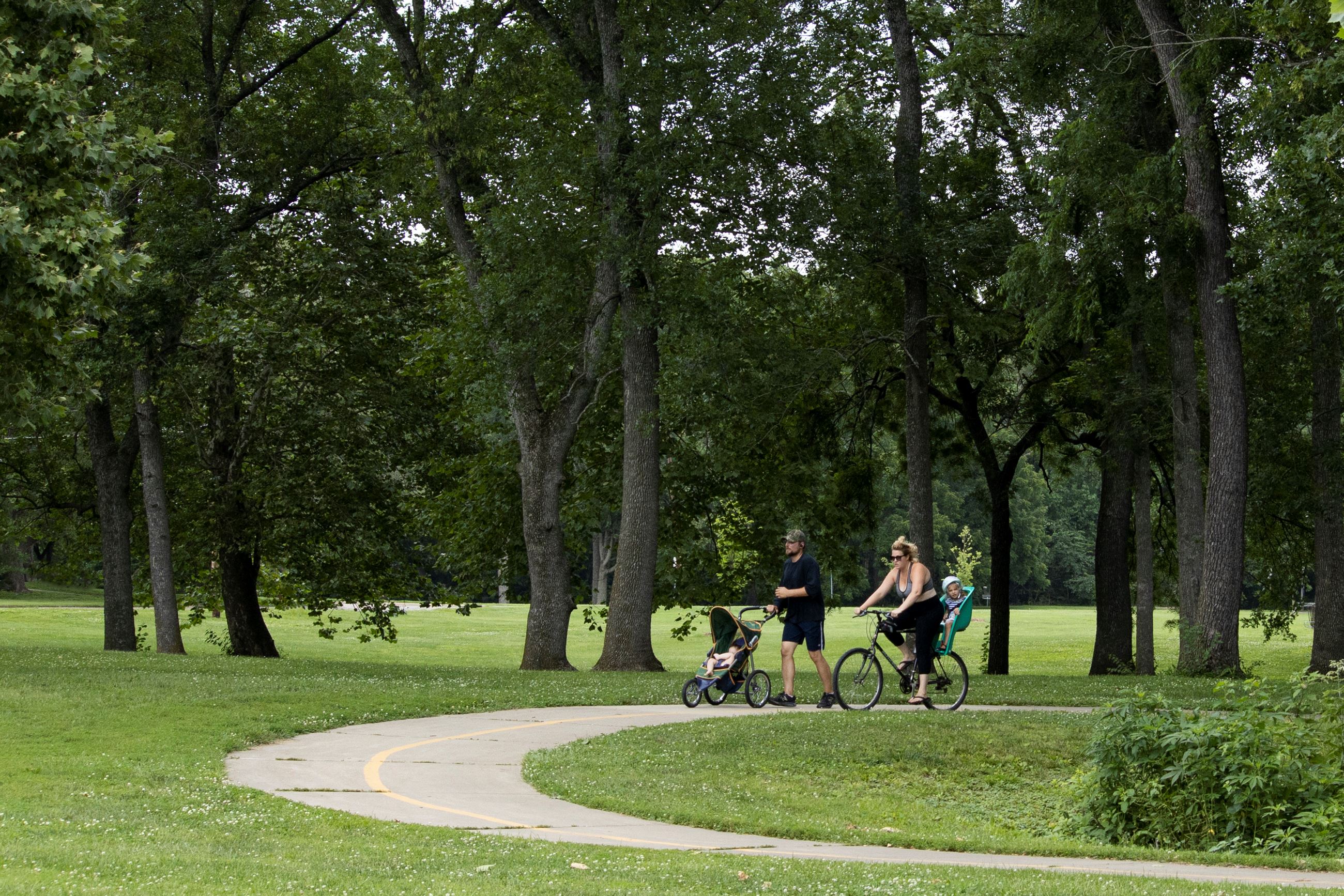 Family on Shunga Trail